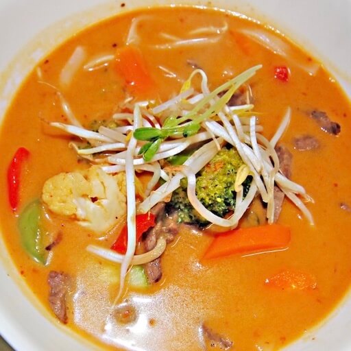 Laska Soup with Vegetables and Rice Noodle